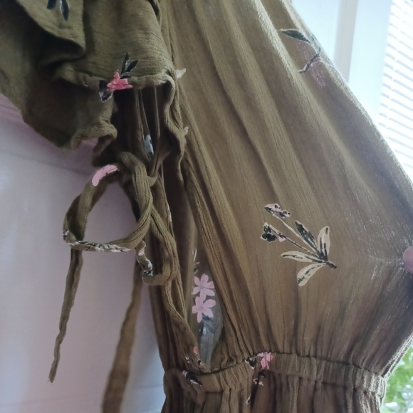 Billabong floral romper S w/ side cutouts flutter sleeves boho sexy flirty - Picture 7 of 13